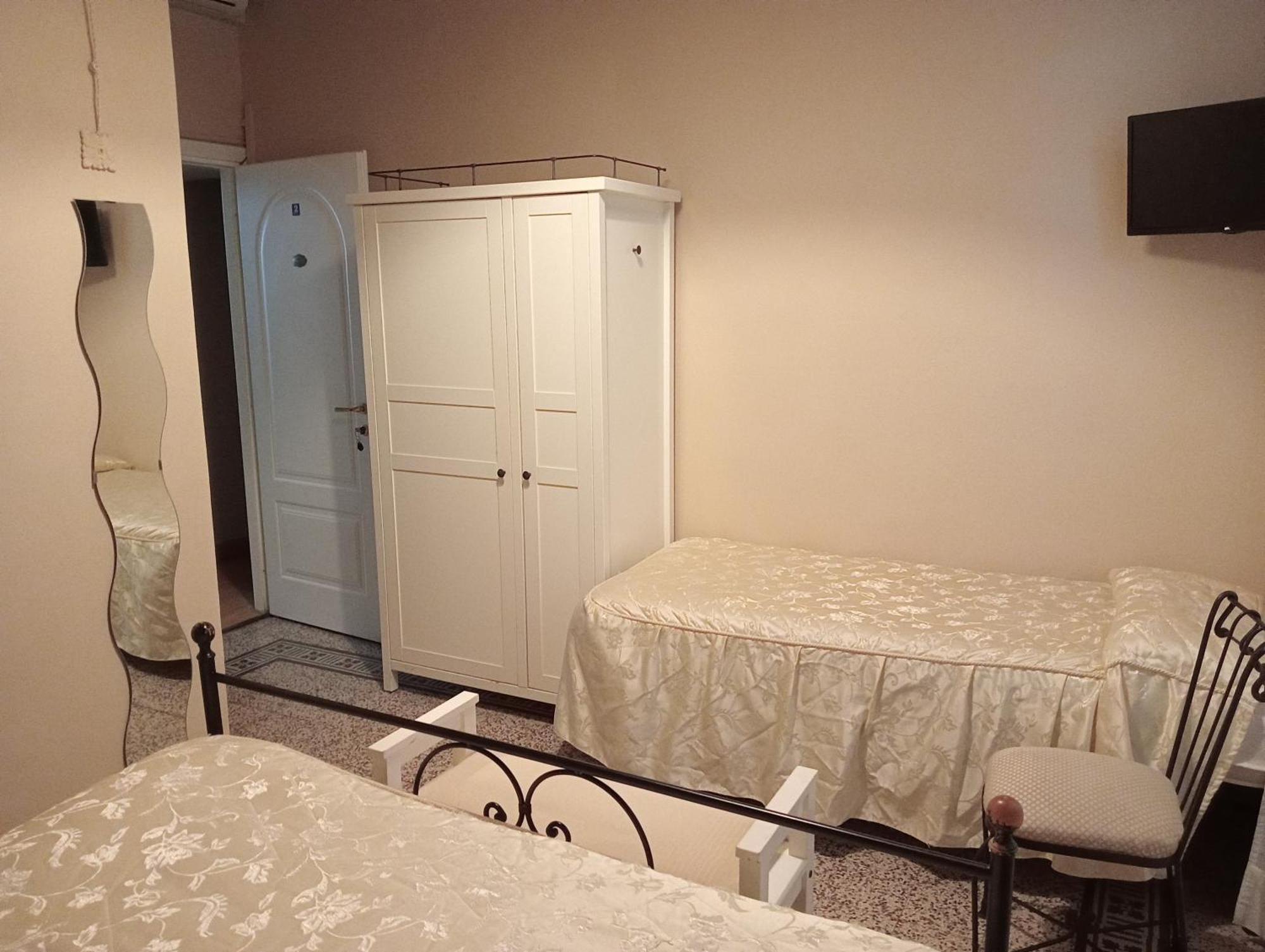 Buonanotte Rooms Lucca Exterior photo